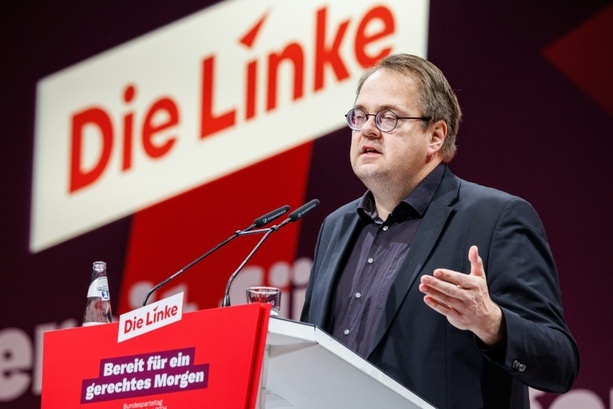 Bild vergr&ouml;&szlig;ern: Linken-Fraktionschef Pellmann tritt Roter Hilfe bei