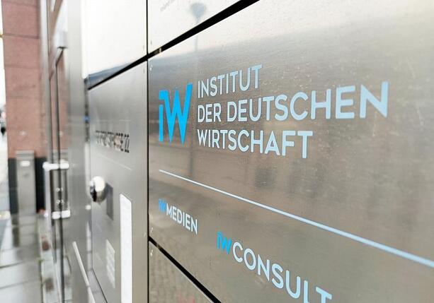 Bild vergr&ouml;&szlig;ern: IW-Studie: Ost-Wirtschaft holt seit fünf Jahren nicht mehr auf