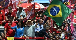Brasilien: Lula und Bolsonaro halten Abschlusskundgebungen vor Präsidentenwahl
