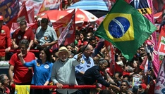 Brasilien: Lula und Bolsonaro halten Abschlusskundgebungen vor Präsidentenwahl