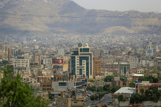 Bild vergr&ouml;&szlig;ern: Nach Luftangriffen auf Sanaa: Huthi-Miliz im Jemen greift Aramco-Anlage in Riad an