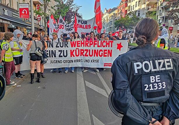 Bild vergr&ouml;&szlig;ern: Zahl der Kriegsdienstverweigerer steigt rasant an