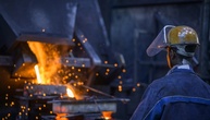 Industrieaufträge im August eingebrochen - Dreimonatsbilanz aber noch positiv