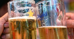 Japanische Brauereiriesen wegen Verdachts auf Bierpreiskartell durchsucht