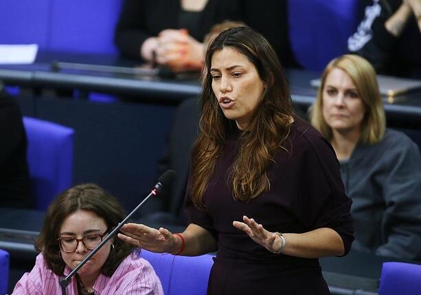 Bild vergr&ouml;&szlig;ern: Linken-Politikerin Köktürk droht CDU-Abgeordnetem mit Anwalt