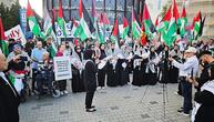 Palästinenser demonstrieren am Jahrestag des Hamas-Anschlags
