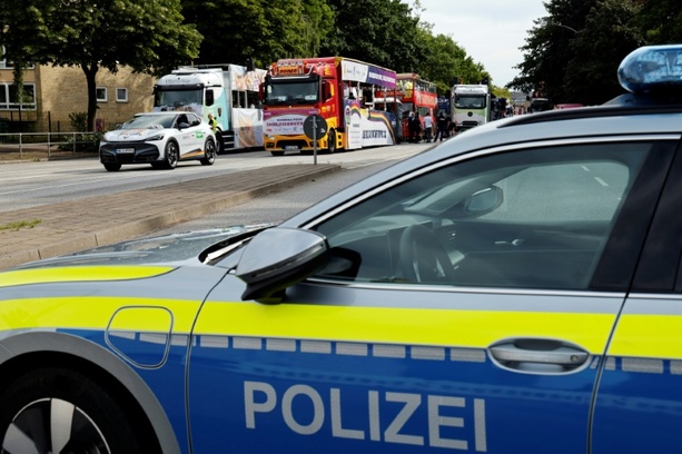 Bild vergr&ouml;&szlig;ern: Brand auf Schulgelände in Hessen - Polizei vermutet Anschlag auf Ukraine-Hilfe