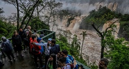Hochwasser: Zugang zu Iguazú-Wasserfällen für Touristen gesperrt
