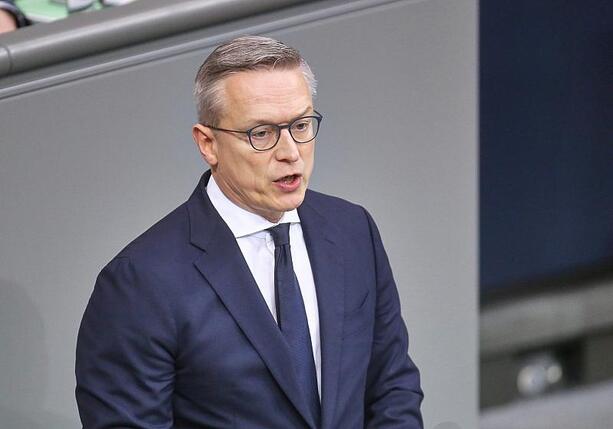 Bild vergr&ouml;&szlig;ern: Wildberger will Grundeinkommens-Konzept weiter prüfen