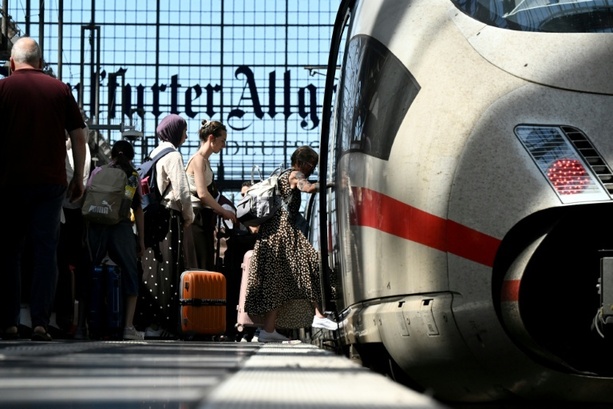 Bild vergr&ouml;&szlig;ern: Neue Sprinterzüge und weiter viele Baustellen: Neuer DB-Fahrplan ab Mittwoch buchbar