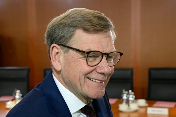 Bild vergr&ouml;&szlig;ern: Wadephul sichert Ukraine vor Sicherheitsforum in Warschau Unterstützung zu