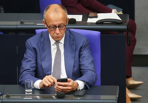 Bild vergr&ouml;&szlig;ern: Merz telefoniert mit saudischem Kronprinzen