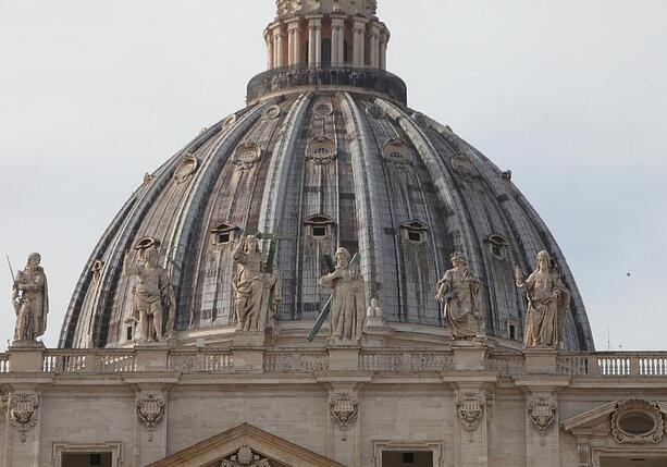 Bild vergr&ouml;&szlig;ern: Ärzte: Papst Leo XIV. hat Lungenkrebs