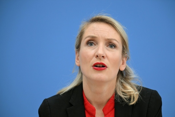 Bild vergr&ouml;&szlig;ern: Linken-Vorsitzende Schwerdtner bedauert Sondierungsstopp in Berlin