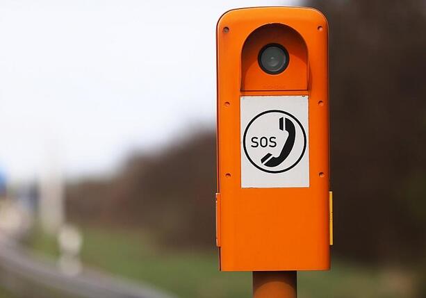 Bild vergr&ouml;&szlig;ern: Verkehrsministerium prüft Einsparungen bei Notrufsäulen