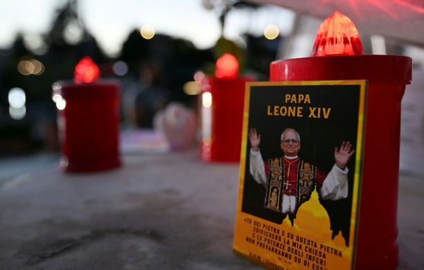 Bild vergr&ouml;&szlig;ern: Vatikan: Papst Leo XIV. hat gute Nacht im Krankenhaus verbracht