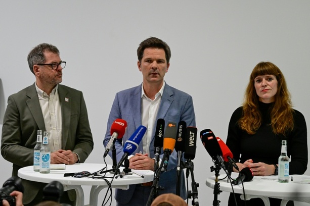 Bild vergr&ouml;&szlig;ern: Nach Unterbrechung: Sondierungsgespräche in Berlin wieder angelaufen