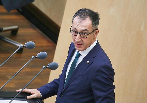 Bild vergr&ouml;&szlig;ern: Infratest: Grüne bleiben in Baden-Württemberg klar stärkste Kraft