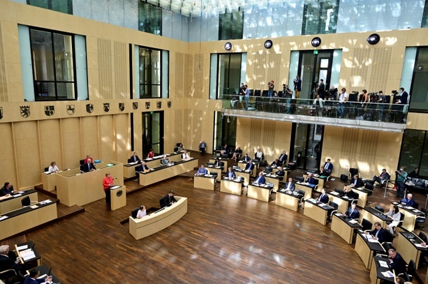 Bild vergr&ouml;&szlig;ern: Bundesrat wählt neuen Vorsitz und berät über Steuerreform und frühe Bildung