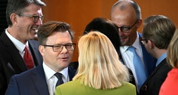 Autoindustrie: Umweltminister Schneider begrüßt Einigung für 
