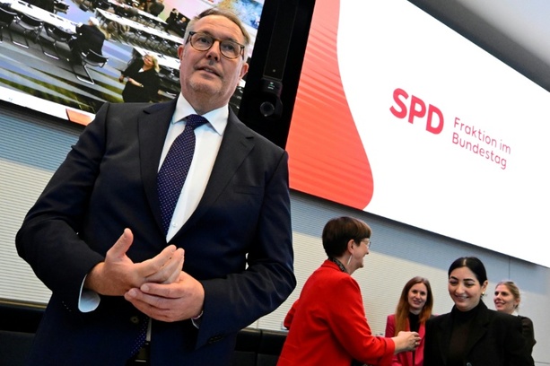 Bild vergr&ouml;&szlig;ern: Schweitzer würde erneute Kandidatur von Klingbeil für SPD-Vorsitz begrüßen