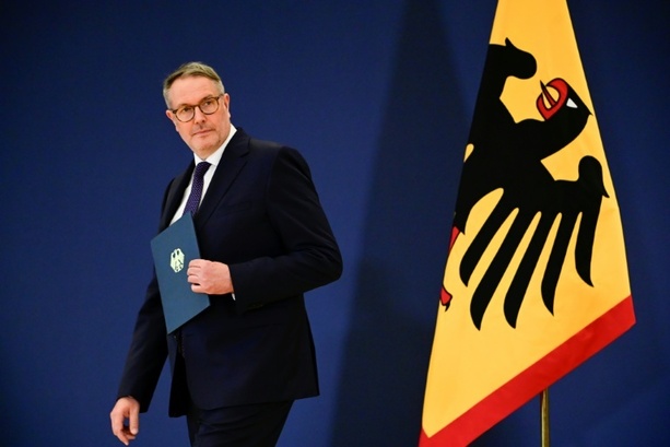 Bild vergr&ouml;&szlig;ern: Neuer Minister Schweitzer setzt auf Kompromiss im Streit über Rente mit 63
