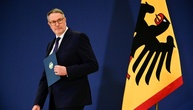 Neuer Minister Schweitzer setzt auf Kompromiss im Streit über Rente mit 63
