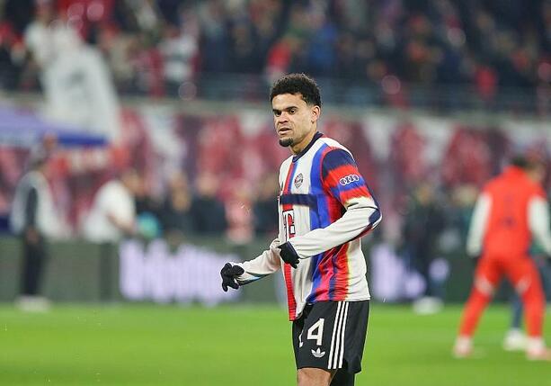 Bild vergr&ouml;&szlig;ern: 1. Bundesliga: FC Bayern schlägt RB Leipzig