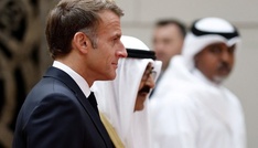 Trotz Gewaltexzessen in Frankreich: Macron beginnt mehrtägigen Besuch in Golfstaaten