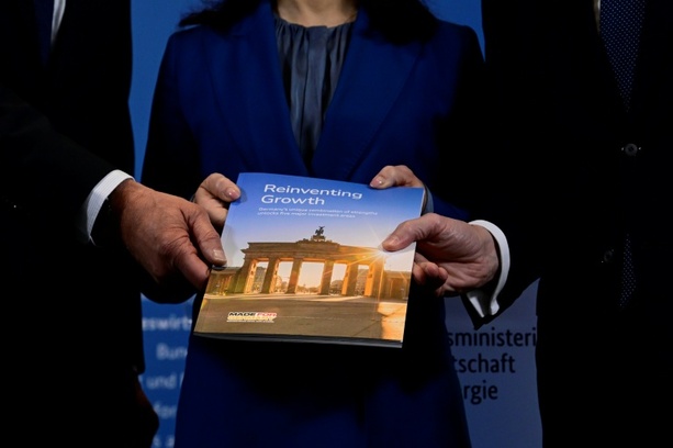 Bild vergr&ouml;&szlig;ern: Reiche stellt Zusagen für Milliarden-Investitionen in Deutschland in Aussicht