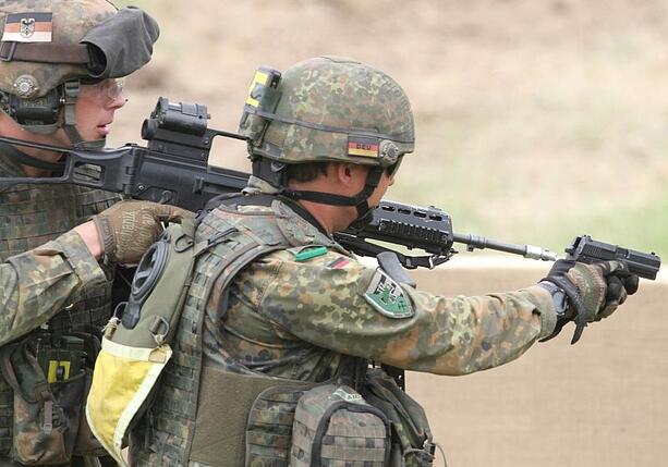 Bild vergr&ouml;&szlig;ern: Bundeswehr sieht sich im Visier russischer Angriffe