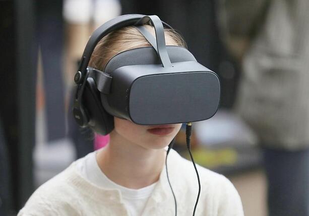 Bild vergr&ouml;&szlig;ern: Umfrage: Nutzung von VR-Brillen nimmt zu