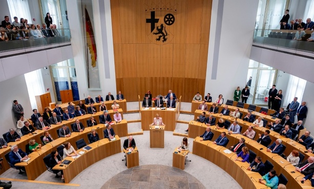 Bild vergr&ouml;&szlig;ern: Nach Wechsel von Schweitzer nach Berlin: Rauschkolb neue SPD-Fraktionschefin in Mainz