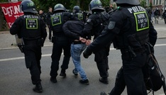 Sorge vor Krawallen wie in Frankreich: Gewerkschaft sieht deutsche Polizei besser gerüstet