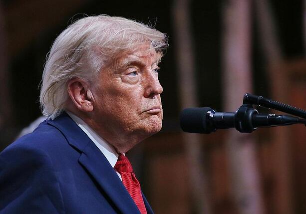 Bild vergr&ouml;&szlig;ern: Trump soll nach Milliardenklage gegen BBC unter Eid aussagen