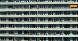 Immobilienpreise stagnieren wegen hoher Zinsen - Mieten klettern weiter