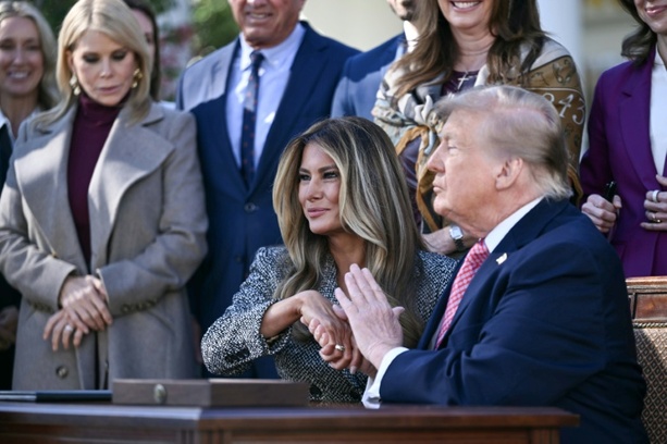 Bild vergr&ouml;&szlig;ern: Weißes Haus: Melania Trump erreicht Waffenruhe in südukrainischer Stadt Oleschky