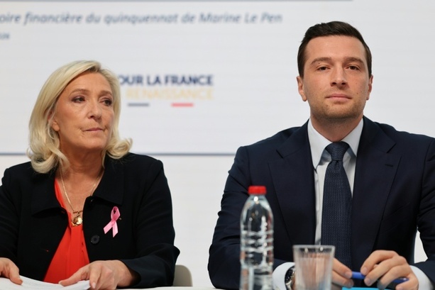 Bild vergr&ouml;&szlig;ern: Proteste erwartet: Frankreichs Rechtspopulisten treffen sich zu Parteitag in Orléans