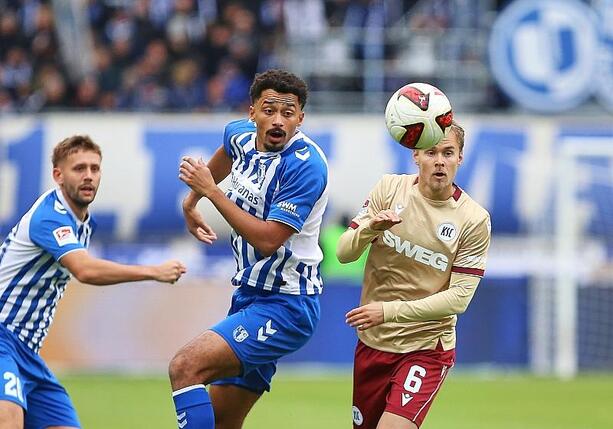 Bild vergr&ouml;&szlig;ern: 2. Bundesliga: Magdeburg gewinnt gegen Karlsruhe mit 6:1