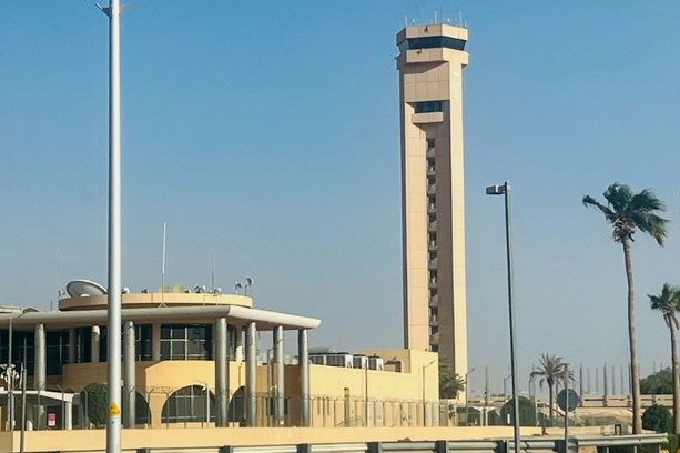 Bild vergr&ouml;&szlig;ern: Flughafen von Riad nimmt Betrieb nach Huthi-Angriffen wieder auf