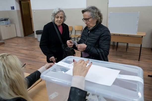 Bild vergr&ouml;&szlig;ern: Präsidentschaftswahl in Bulgarien begonnen