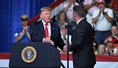 Trump kündigt in Beisein von Audi-Chef Milliarden-Investition des Autobauers in den USA an