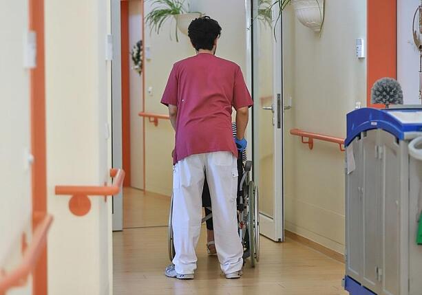 Bild vergr&ouml;&szlig;ern: Pflegeverband warnt vor über 50.000 Kündigungen