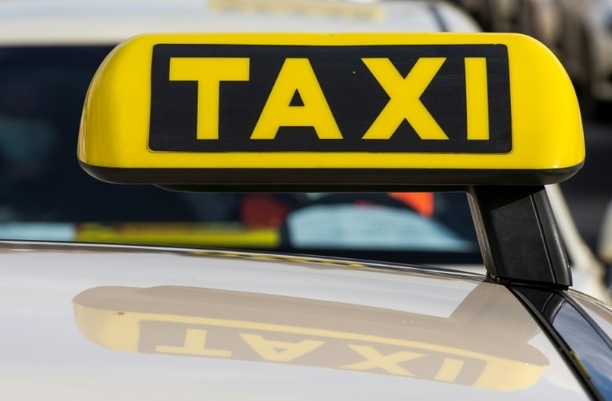Bild vergr&ouml;&szlig;ern: Ab 1. Januar: Berliner Taxifahrer dürfen nicht mehr am BER warten