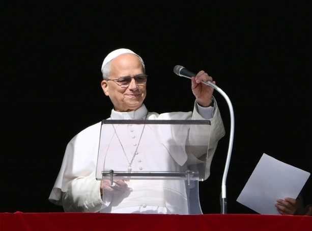 Bild vergr&ouml;&szlig;ern: Vatikan: Papst Leo XIV. reist trotz Krebsoperation nach Südamerika