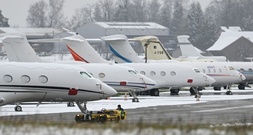 Oxfam: Superreiche verursachen mit Privatjets und Investitionen enorme Klimaschäden