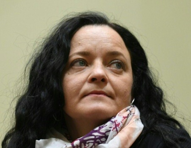 Bild vergr&ouml;&szlig;ern: Gericht: NSU-Terroristin Beate Zschäpe bleibt mindestens bis 2035 im Gefängnis