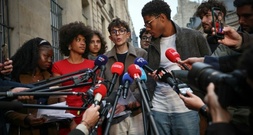 Frankreichs Regierung ruft zum Blockade-Ende auf - Schüler wollen weiter protestieren