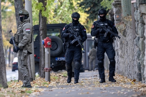 Bild vergr&ouml;&szlig;ern: Angreifer vor israelischer Botschaft in Serbien erschossen - Israel spricht von Terroranschlag