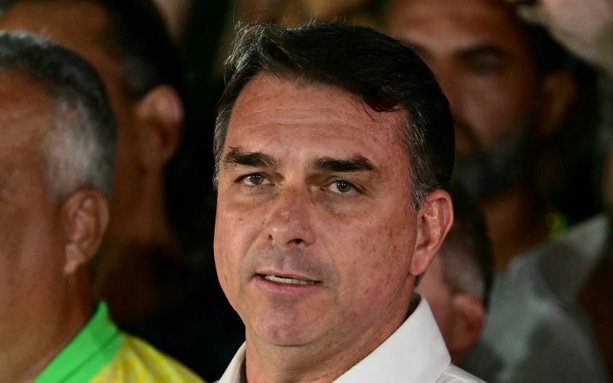 Bild vergr&ouml;&szlig;ern: Brasilianischer Wahlverlierer Flávio Bolsonaro in Miami gelandet